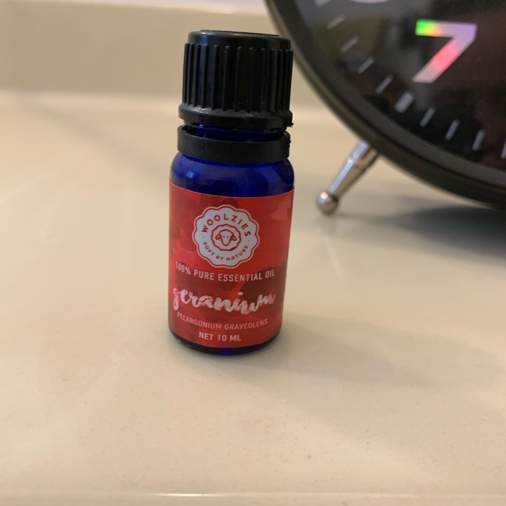 Woolzies Geranium Oil- Free with purchase